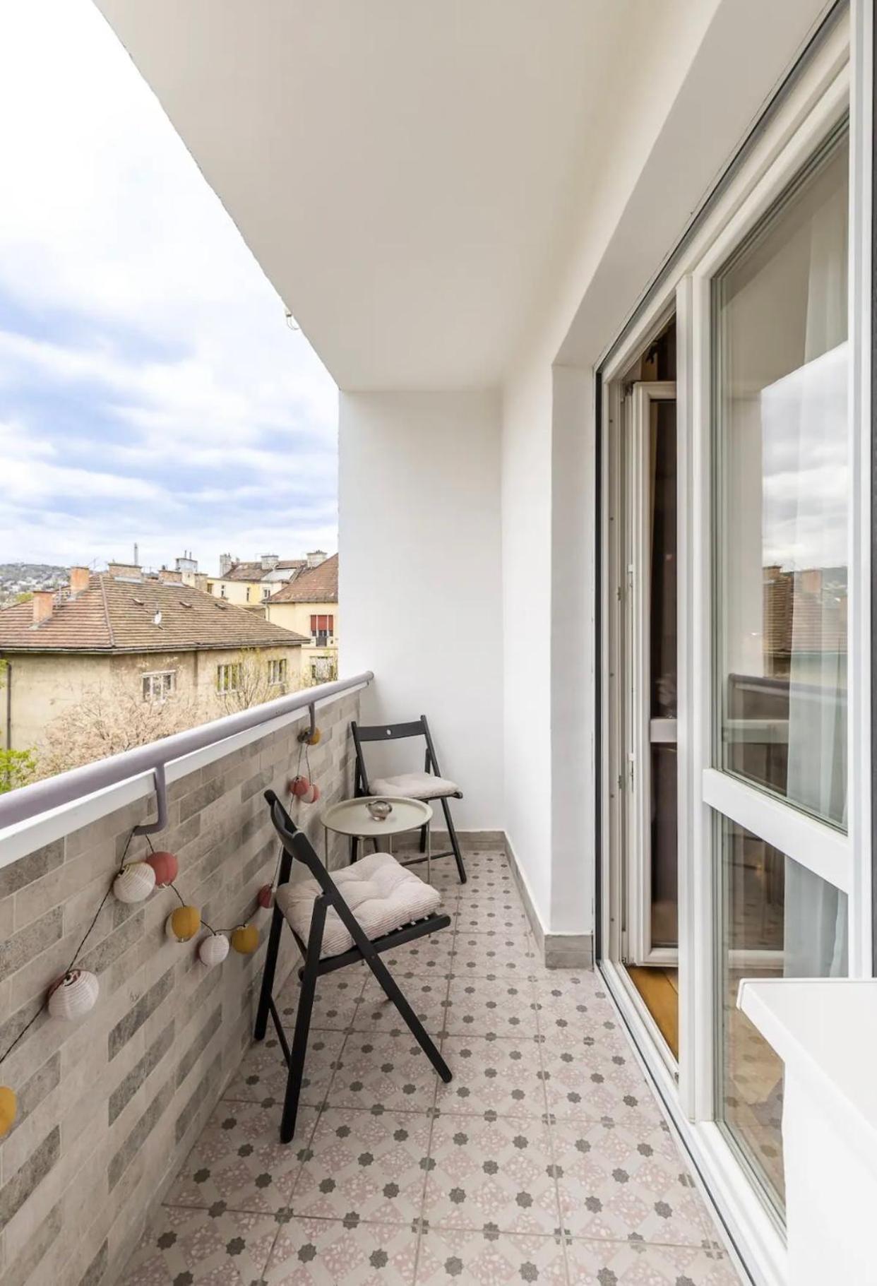 Elegant Escape By Buda Castle For Pleasure Seekers Budapest Esterno foto