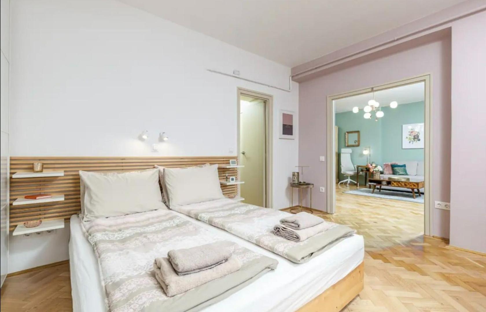 Elegant Escape By Buda Castle For Pleasure Seekers Budapest Esterno foto