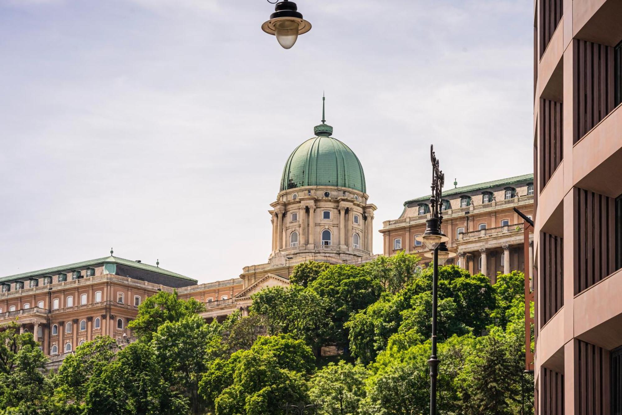 Elegant Escape By Buda Castle For Pleasure Seekers Budapest Esterno foto