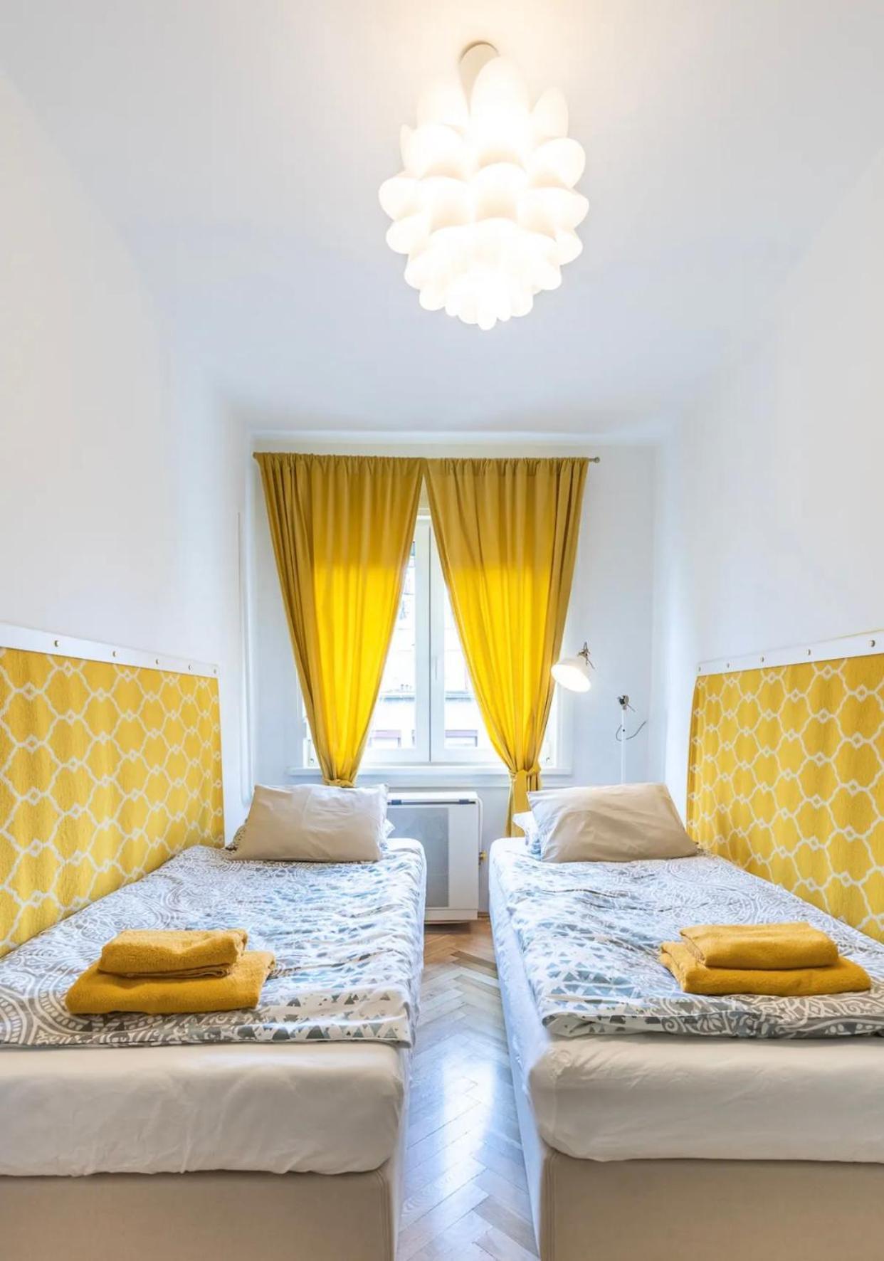 Elegant Escape By Buda Castle For Pleasure Seekers Budapest Esterno foto