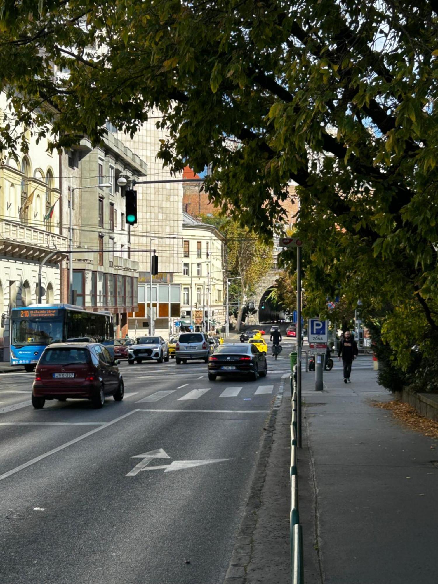 Elegant Escape By Buda Castle For Pleasure Seekers Budapest Esterno foto